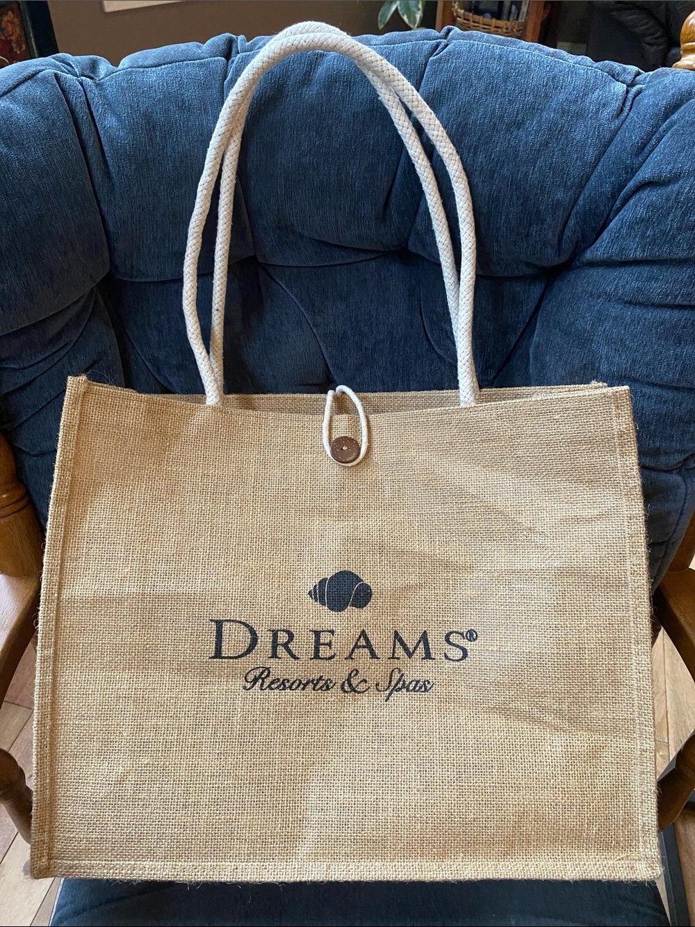 Dreams Resorts & Spas Jute Seashell Tote Bag Rope Straps EUC Beach Summer Travel